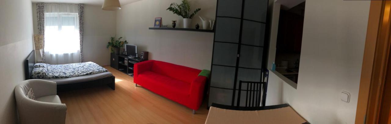 Cozy Apartment In District 8 Budapest Exterior photo
